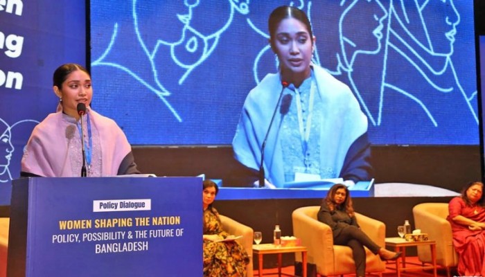 বাংলাদেশে জনসমক্ষে প্রথম বক্তব্য দিচ্ছেন ব্যারিষ্টার জাইমা রহমান