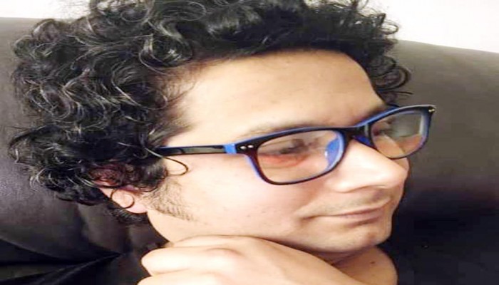 সবার উপরে মানুষ সত্য