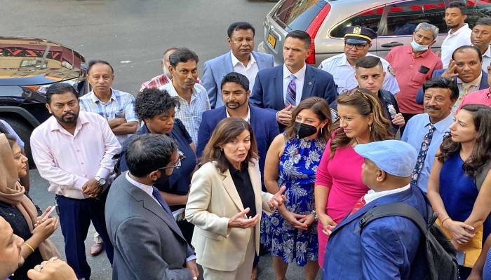 নিউইয়র্কের গভর্নর ক্যাথি হোচুল