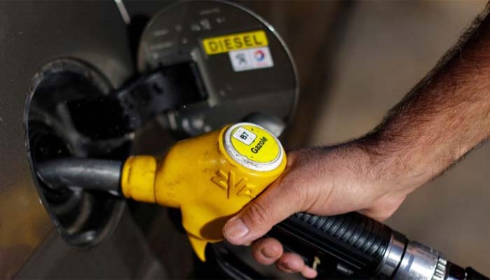 রাশিয়ার উপর অবরোধে শীতে বিশ্বে আবার তেলের মূল্য বাড়বে