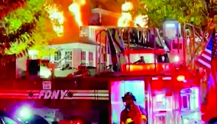 ব্র্ঙ্কসে অগ্নিকাণ্ড, তিন শিশুসহ নিহত ৪