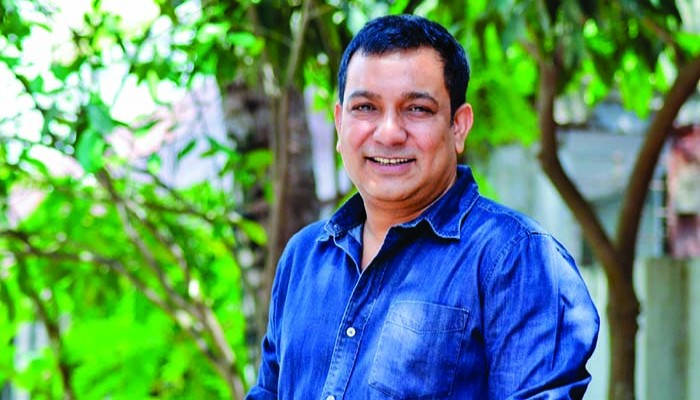 অতৃপ্তিই শিল্পীকে এগিয়ে নিয়ে যায়
