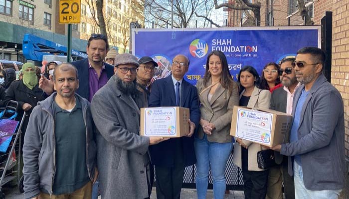 জ্যাকসন হাইটস ও জ্যামাইকায় ছয় শতাধিক মানুষের মধ্যে শাহ ফাউন্ডেশনের রমজানসামগ্রী বিতরণ