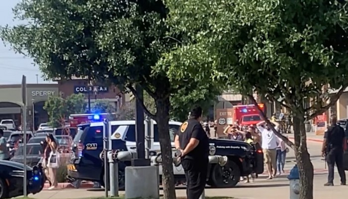 টেক্সাসের শপিং মলে বন্দুকধারীর নির্বিচার গুলিতে ৮ জন নিহত