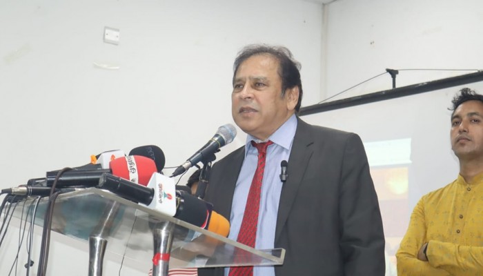 ‘ও প্রতারক-বিশ্বাসঘাতক’