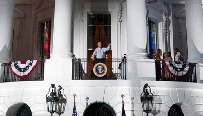 বাইডেনের স্টুডেন্ট লোন মওকুফের প্রস্তাবে সুপ্রিম কোর্টের ‘না’