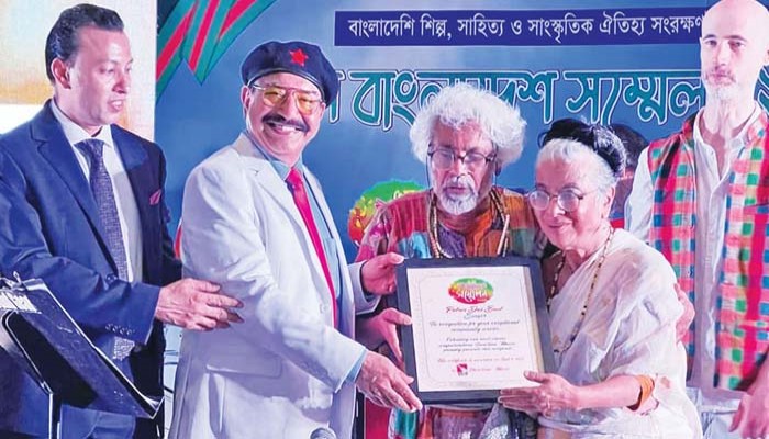বিভক্তি নয়, এখন যুদ্ধ হবে ভালোবাসা ও দেশপ্রেমের