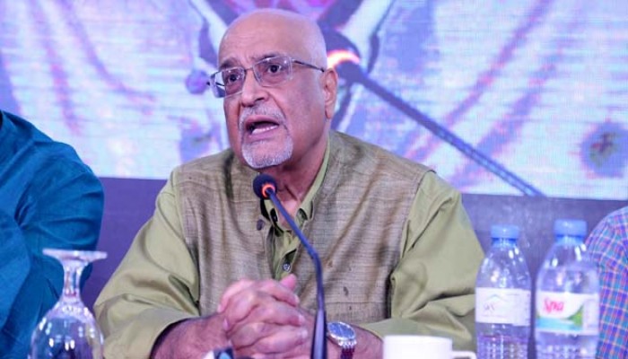 অর্থনীতিতে খাদের কিনারায় দেশ