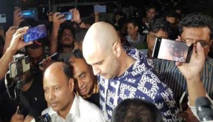 ব্যবসায়ী আদম তমিজি হককে  গ্রেফতার