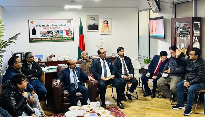 মিডিয়া প্রতিনিধিদের সঙ্গে কনসাল জেনারেলের মতবিনিময়