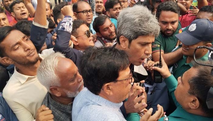 ডামি নির্বাচনেও প্রশাসনকে অঙ্গসংগঠনের মতো ব্যবহার