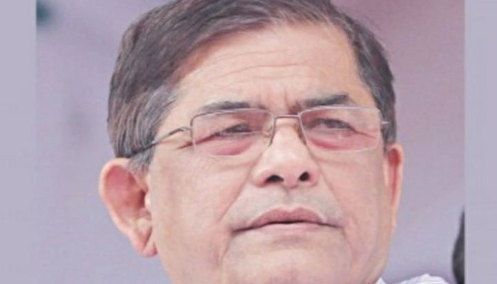 সিঙ্গাপুরে চিকিৎসা শেষে দেশে ফিরেছেন মির্জা ফখরুল