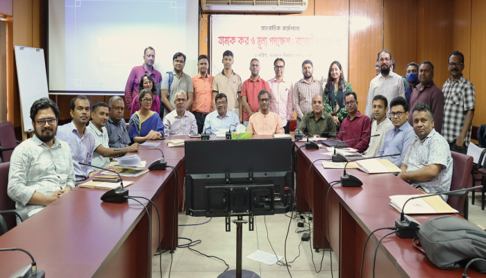 তামাকপণ্যের দাম বাড়ালে রাজস্ব আয় বাড়বে