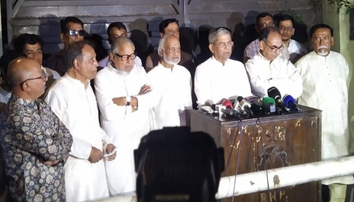 খালেদা জিয়ার সঙ্গে সাক্ষাৎ করেছেন বিএনপির ৯ সিনিয়র নেতা