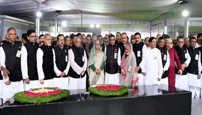 বঙ্গবন্ধুর প্রতি শ্রদ্ধা নিবেদন প্রধানমন্ত্রীর