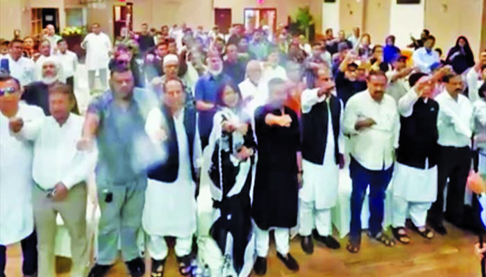 ‘হে জনক টুঙ্গিপাড়ার কবর থেকে আমাদের দোয়া করুন’