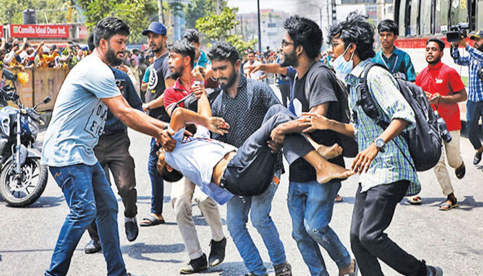 ছাত্র আন্দোলনে আহতদের বিদেশে চিকিৎসার দাবি