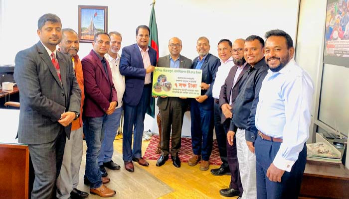 বানভাসি মানুষের পাশে মুন্সীগঞ্জ বিক্রমপুর অ্যাসোসিয়েশন