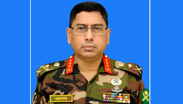 সেনাপ্রধানের কাছে ভয়ংকর তথ্য উপস্থাপন