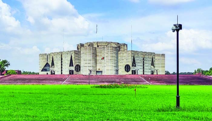 গণতন্ত্রায়নের পথে নতুন চ্যালেঞ্জ