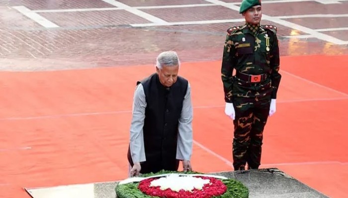 প্রধান উপদেষ্টা ড. মুহাম্মদ ইউনূসের শহিদ বুদ্ধিজীবীদের প্রতি শ্রদ্ধা নিবেদন