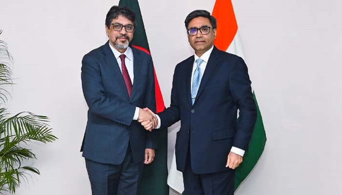 দিল্লির আচমকা অবস্থানে বেকায়দায় আওয়ামী লীগ