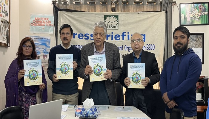 দেশে একবার ব্যবহারযোগ্য প্লাস্টিক বোতলে সয়লাব,বাড়াচ্ছে ক্যান্সারের শঙ্কা