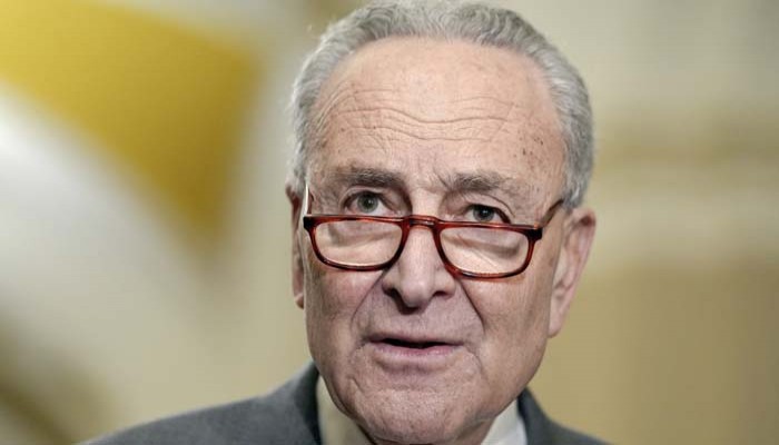 পদত্যাগ করবেন না চাক শুমার