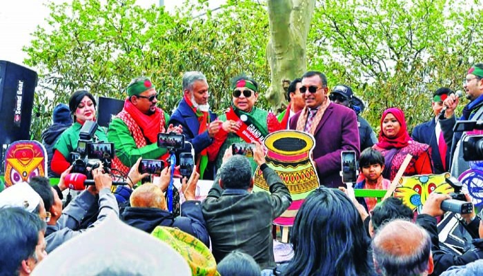 বাংলাদেশ ডে প্যারেডে বাংলাদেশকে উপস্থাপন