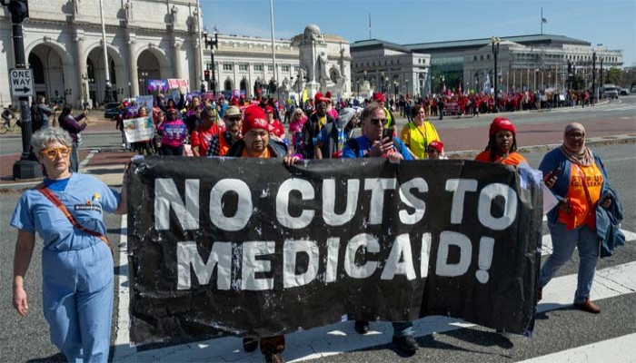 মেডিকেইড, ফুড স্ট্যাম্প, সোশ্যাল সিকিউরিটির কাটছাঁটের পরিকল্পনা