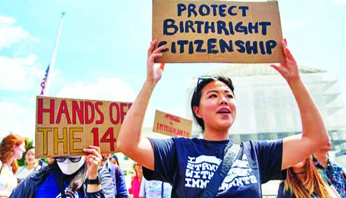 সুপ্রিম কোর্টের রায়ে জন্মসূত্রে নাগরিকত্ব প্রশ্নের মুখে