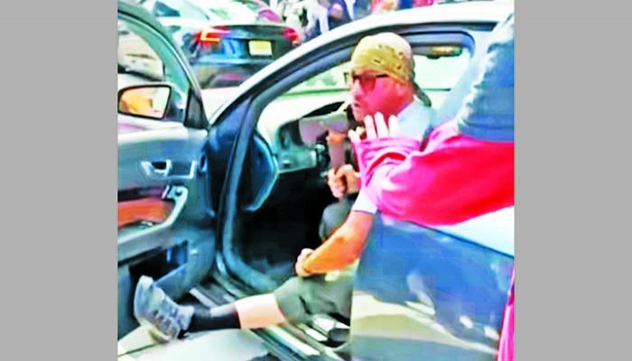 প্রো-প্যালেস্টাইন বিক্ষোভে কুড়াল হাতে হত্যার হুমকিতে একজন গ্রেফতার