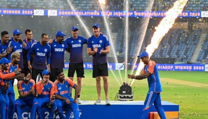পাকিস্তানকে হারিয়ে এশিয়া কাপে ভারত চ্যাম্পিয়ন