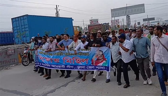 কার ইশারায় বেড়ে গেলো আ.লীগের ঝটিকা মিছিল?