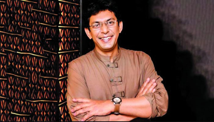 ব্যস্ততার মাঝেই শিল্পীর দায়বদ্ধতা