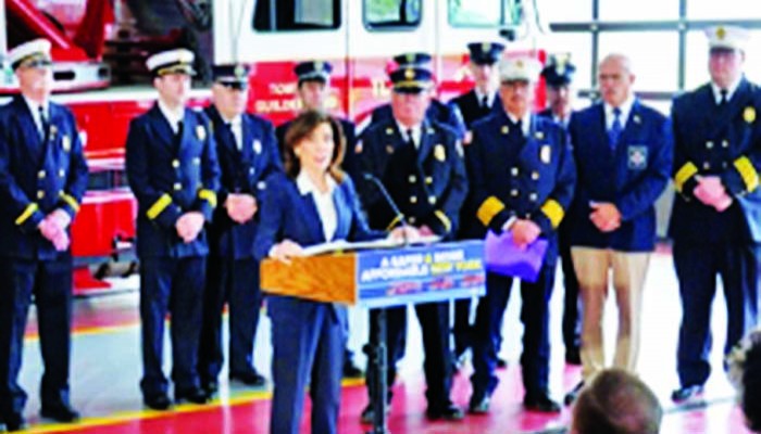 নিউ ইয়র্কে অটো বীমা খরচ ও প্রতারণা রোধে ক্যাথি হোচুলের প্রস্তাব