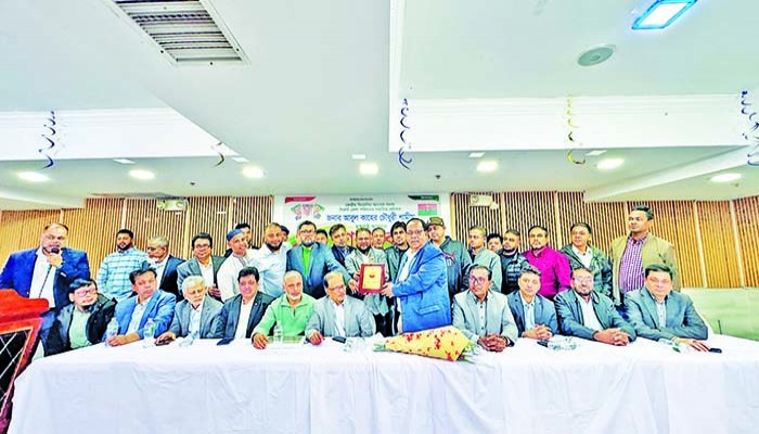 আবুল কাহের চৌধুরী শামীমকে সংবর্ধনা