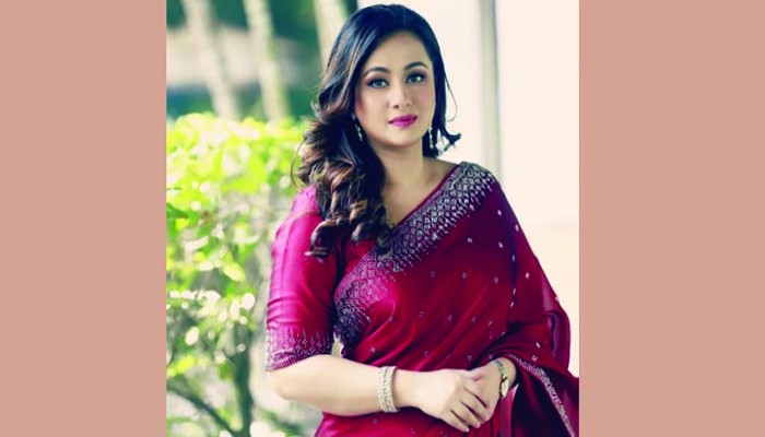 শিল্পী হয়ে টিকে থাকতে হলে কাজকে ভালোবাসতে হবে