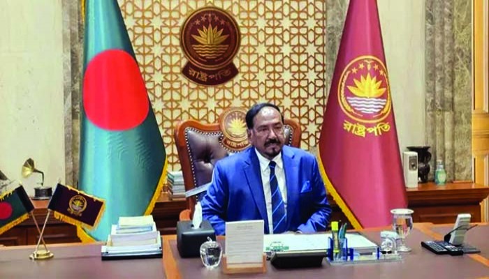 ভারপ্রাপ্ত রাষ্ট্রপতি মেজর (অব:) হাফিজ উদ্দিন