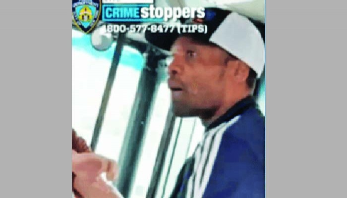 কিউ-৬৬ বাসে ইসলামবিদ্বেষী হুমকি, দুই মুসলিম তরুণীকে হামলার হুমকি