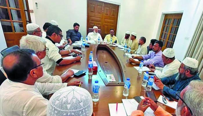 দেশের সংকটকালে ইস্যুছাড়া অনাকাঙ্ক্ষিত বাহাস