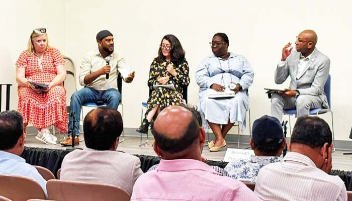 কুইন্স বরো প্রেসিডেন্টের সঙ্গে টাউন হল মিটিং